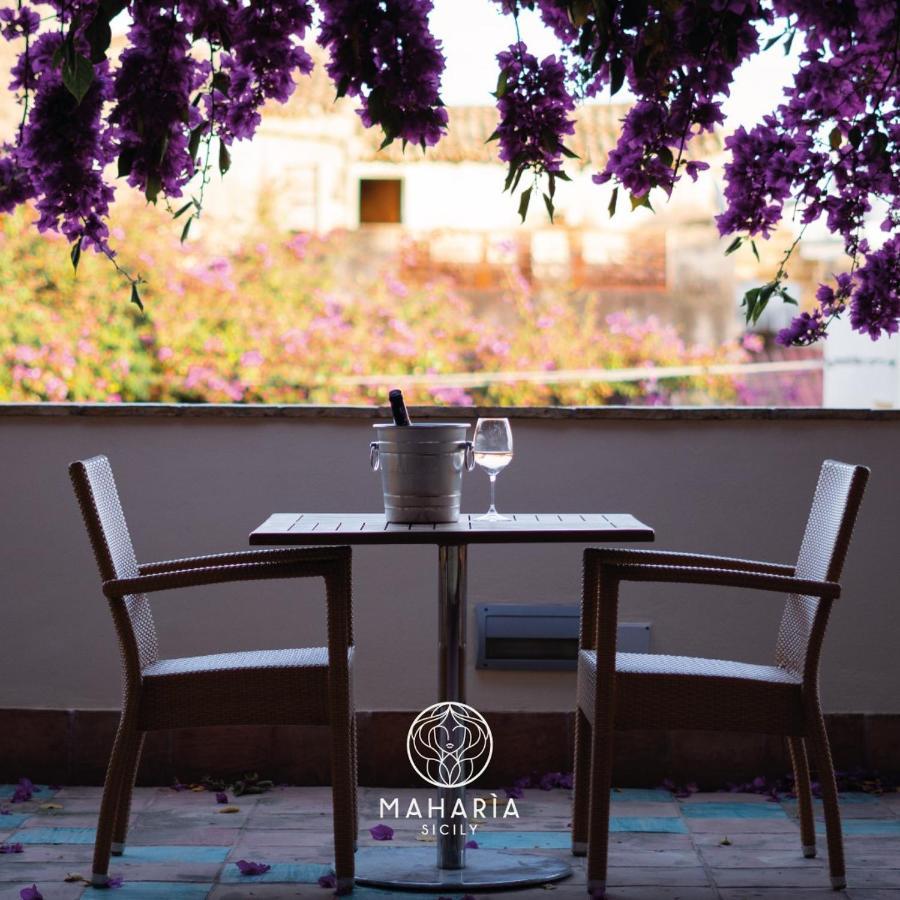 Maharia Bed & Wine Bed & Breakfast เมนฟี ภายนอก รูปภาพ